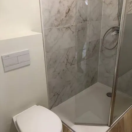 Lumineux Equipe Apartment *